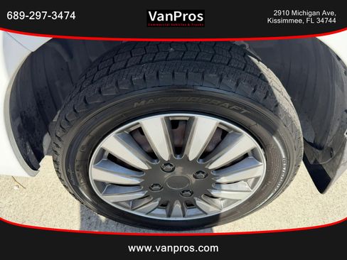 Used 2014 Nissan NV200 SV w/ Technology Package FWD image 17