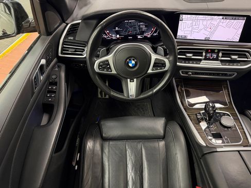 Used 2020 BMW X5 M50i image 26