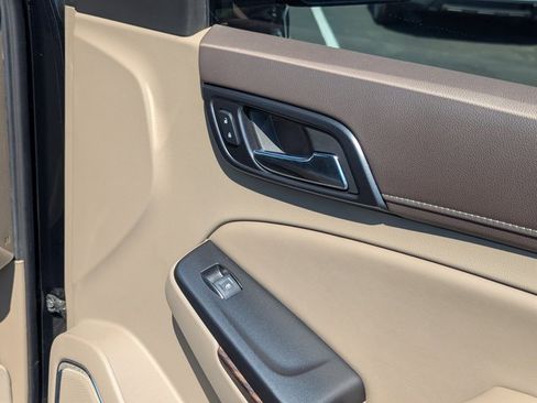 Used 2018 GMC Yukon SLT w/ Premium Edition image 43