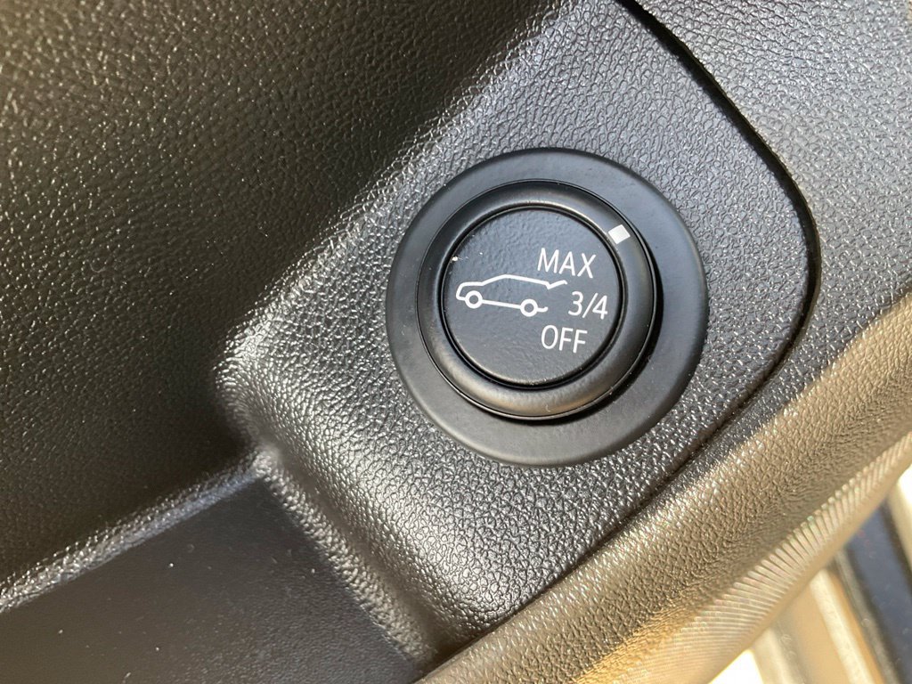 Used 2023 GMC Terrain SLE w/ Driver Convenience Package FWD image 7