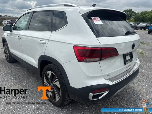 Used 2023 Volkswagen Taos SE w/ Panoramic Sunroof Package AWD/4WD image 3
