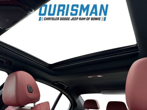 Used 2023 BMW 330i xDrive 330i xDrive w/ Premium Package image 22