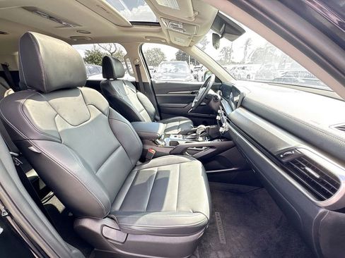 Used 2025 Kia Telluride S FWD image 31