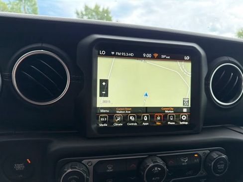 Used 2022 Jeep Wrangler Unlimited Sahara AWD/4WD image 8