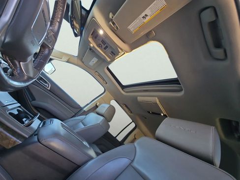 Used 2019 GMC Yukon XL Denali w/ Denali Ultimate Package image 10