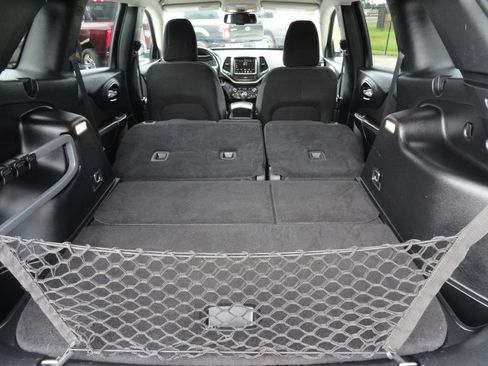 Used 2016 Jeep Cherokee Latitude w/ Comfort/Convenience Group FWD image 12