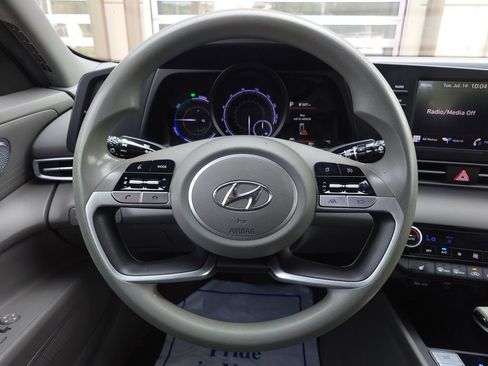 Used 2023 Hyundai Elantra Blue FWD image 15
