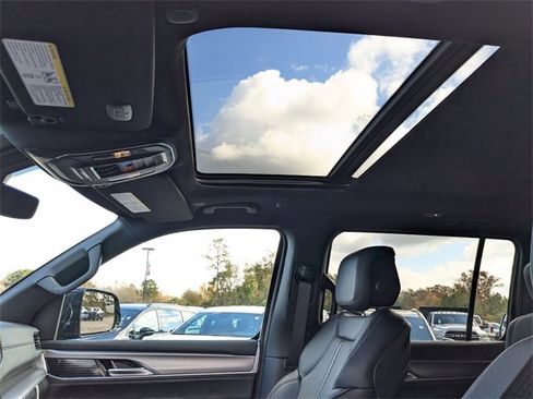 New 2025 Jeep Wagoneer Series II image 28