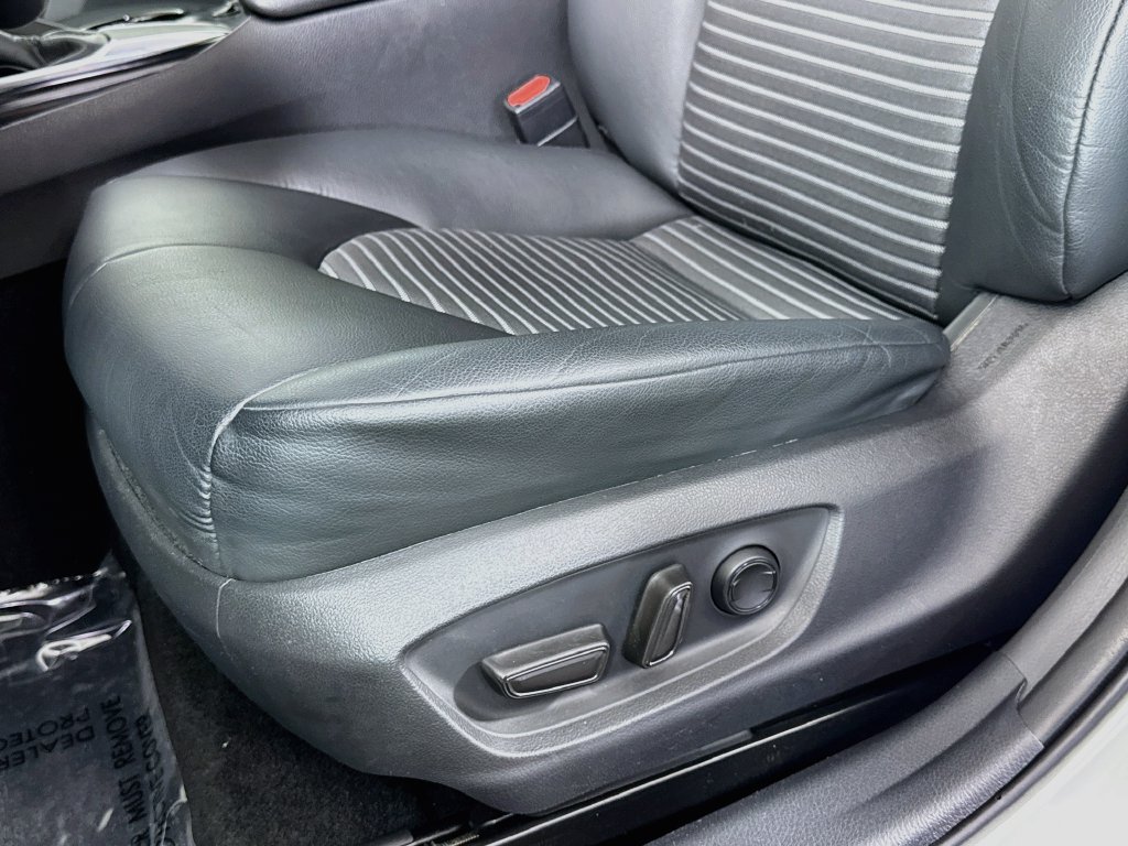 Used 2020 Toyota Camry SE w/ Audio Package FWD image 15