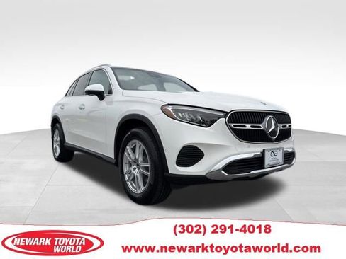 Used 2025 Mercedes-Benz GLC 300 4MATIC image 1