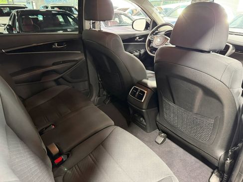Used 2019 Kia Sorento AWD image 21