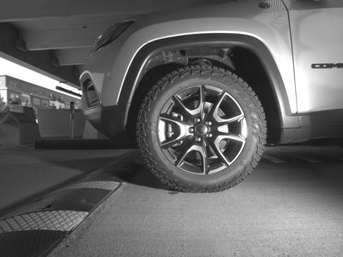 Used 2025 Jeep Compass Trailhawk image 12