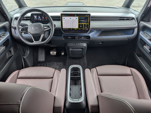 Used 2025 Volkswagen ID. Buzz Pro S RWD image 23