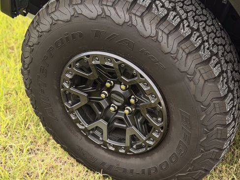 Certified 2025 Ford F150 Raptor w/ Equipment Group 803A Raptor R AWD/4WD image 4