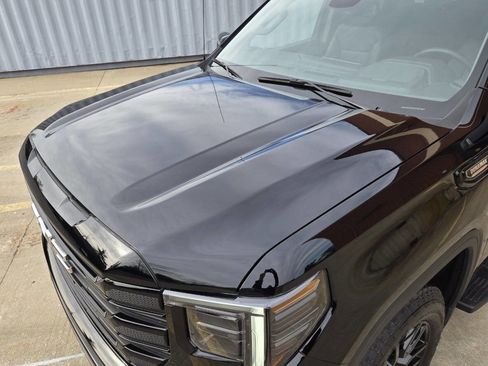 Used 2025 GMC Sierra 1500 Elevation w/ Elevation Premium Package image 6