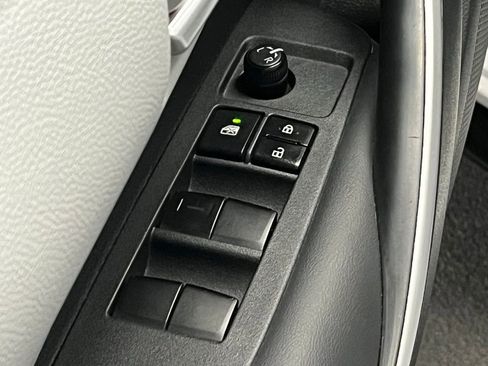 Used 2023 Toyota Corolla SE image 15