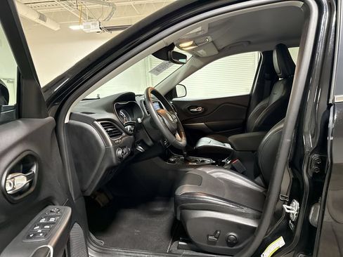 Used 2022 Jeep Cherokee Latitude Lux AWD/4WD image 19