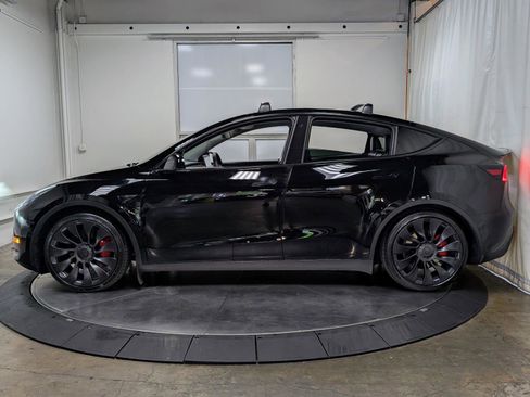Used 2022 Tesla Model Y Performance AWD/4WD image 5
