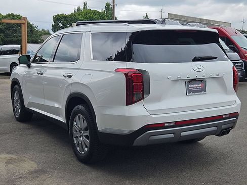 Used 2023 Hyundai Palisade SEL FWD image 5