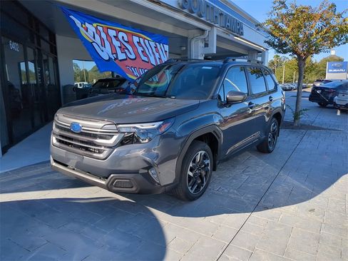 Certified 2025 Subaru Forester Premium w/ Protection Package (1PH) image 4