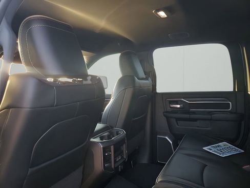 Used 2024 RAM 2500 Laramie w/ Night Edition image 19