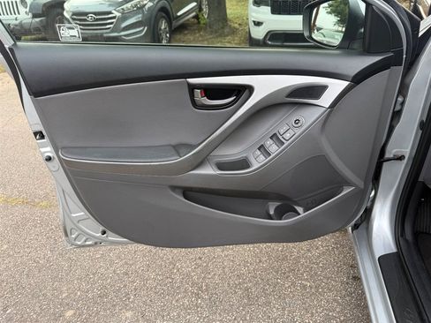 Used 2012 Hyundai Elantra Limited FWD image 13