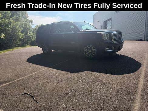 Used 2020 GMC Yukon XL SLT w/ Value Plus Edition AWD/4WD image 1