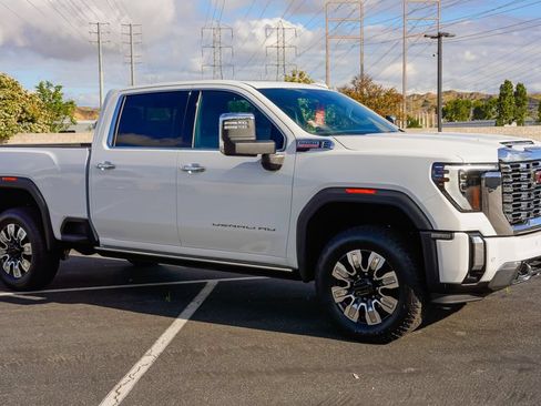New 2026 GMC Sierra 2500 Denali w/ Denali Reserve Package AWD/4WD image 6