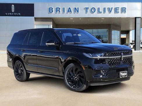 New 2025 Lincoln Navigator Reserve w/ Jet Appearance Package image 1