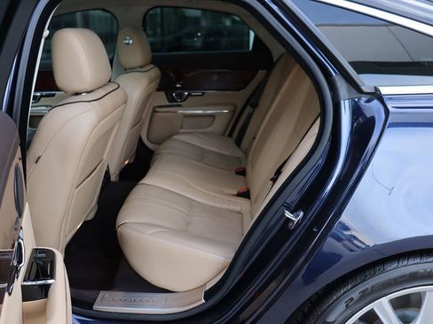 Used 2016 Jaguar XJ R-Sport image 40