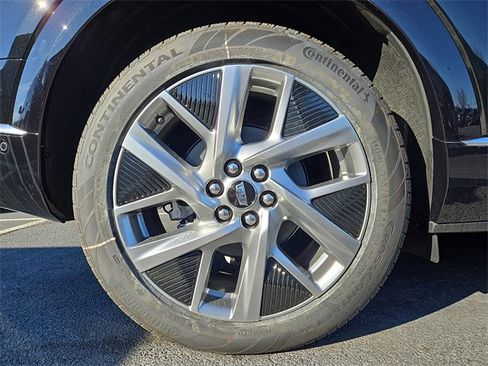 New 2026 Cadillac Optiq Luxury 1 image 7