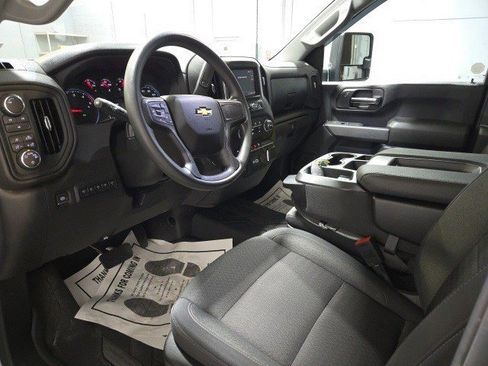 Used 2024 Chevrolet Silverado 2500 Custom w/ Custom Value Package image 11