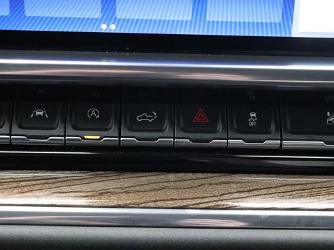 Used 2024 Chevrolet Silverado 1500 LT image 23