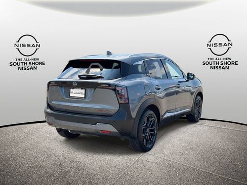Used 2025 Nissan Kicks SR w/ SR Premium Package AWD/4WD image 2