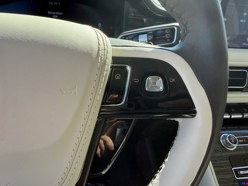 Certified 2023 Lincoln Aviator Black Label image 39