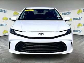 Used 2025 Toyota Camry SE video 2