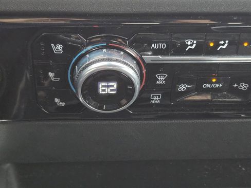 Used 2023 GMC Sierra 1500 SLT w/ SLT Premium Package image 39