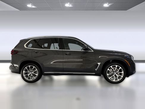 Used 2026 BMW X5 sDrive40i w/ Premium Package image 7