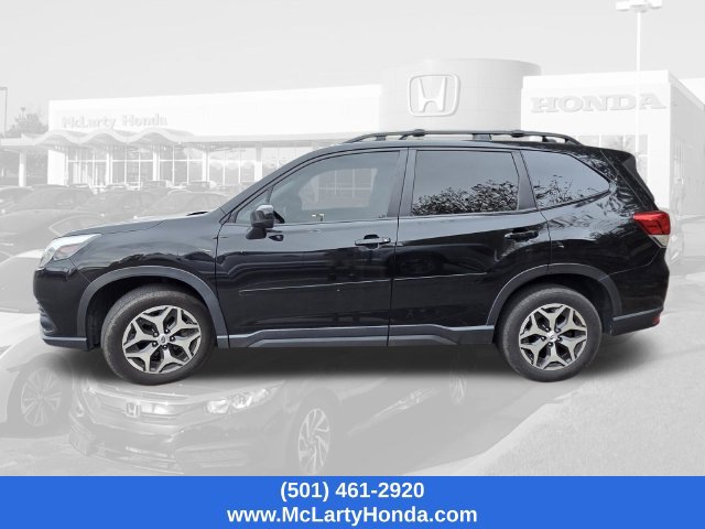 Used 2022 Subaru Forester Premium AWD/4WD image 2