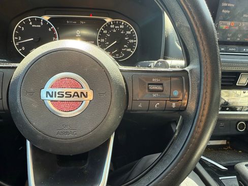 Used 2021 Nissan Rogue SV FWD image 18