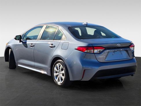 Used 2024 Toyota Corolla LE image 4
