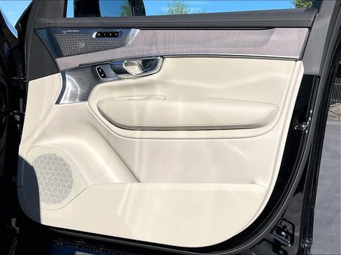 New 2026 Volvo XC90 T8 Ultra w/ Lounge Package image 31