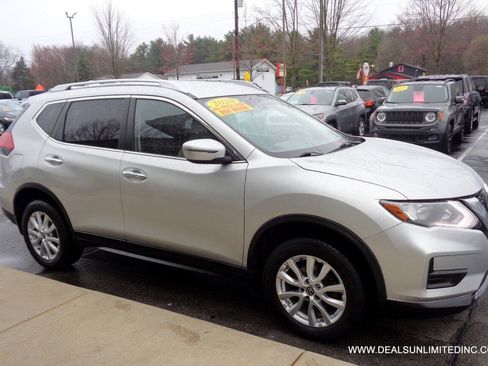 Used 2020 Nissan Rogue S w/ Special Edition Package AWD/4WD image 2