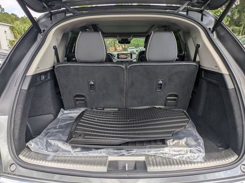 Used 2023 Acura MDX SH-AWD w/ Advance Package image 11