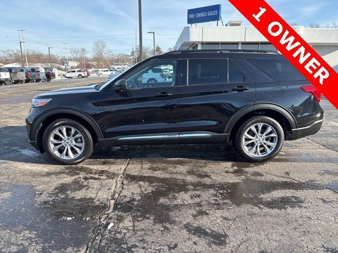 Used 2022 Ford Explorer XLT w/ Equipment Group 202A image 2