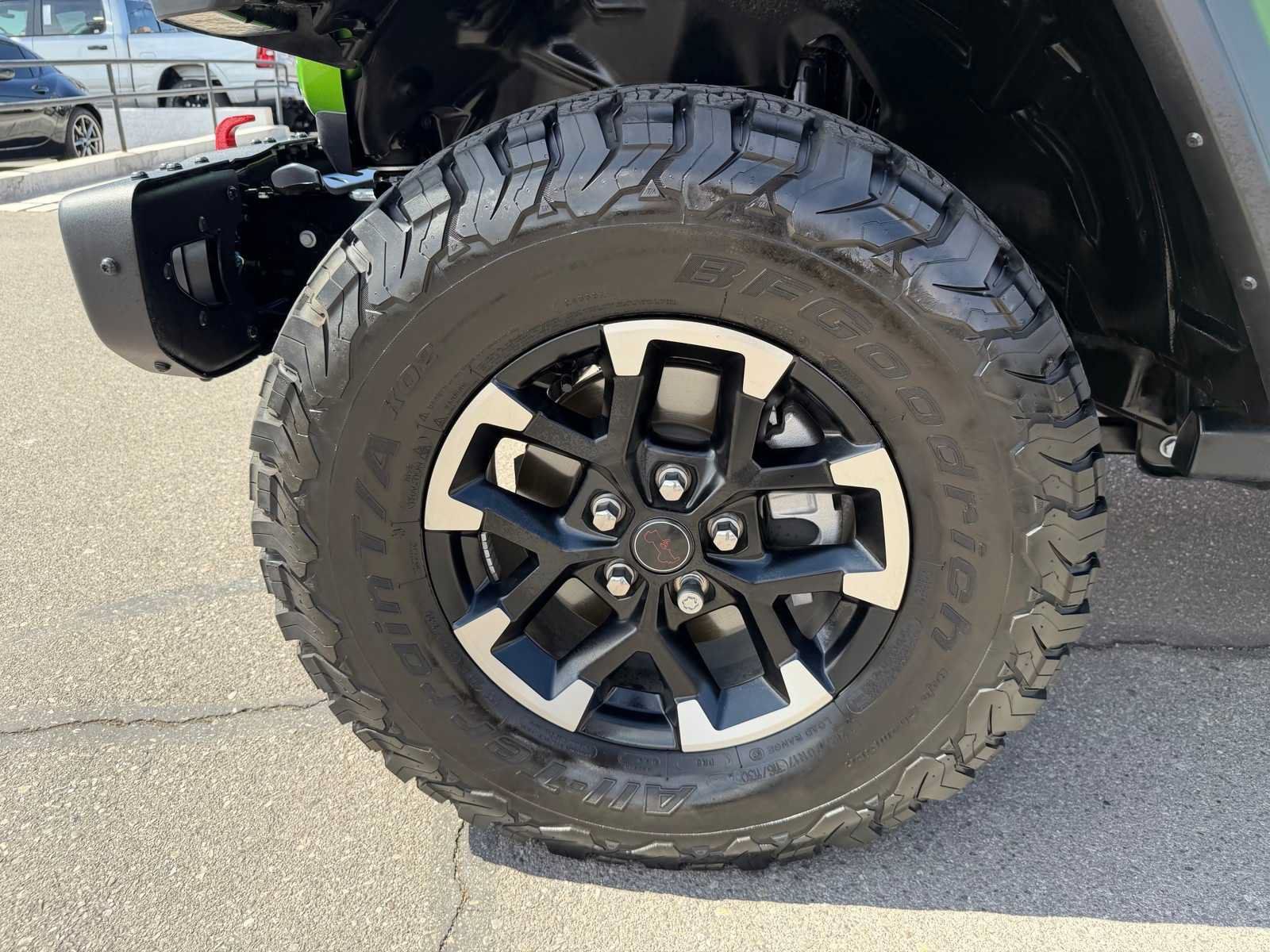 Used 2025 Jeep Wrangler Unlimited Rubicon w/ Safety Group AWD/4WD image 35