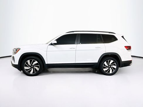 Used 2025 Volkswagen Atlas SE image 4