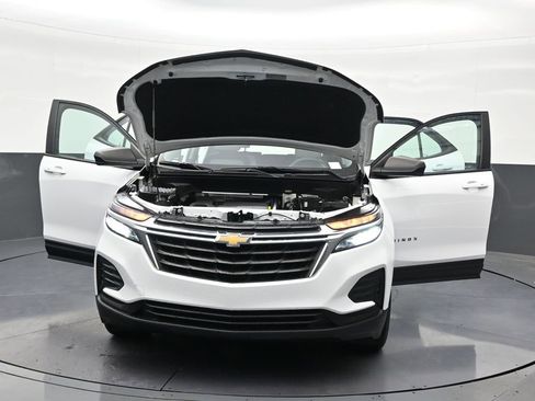 Used 2022 Chevrolet Equinox LS FWD image 36