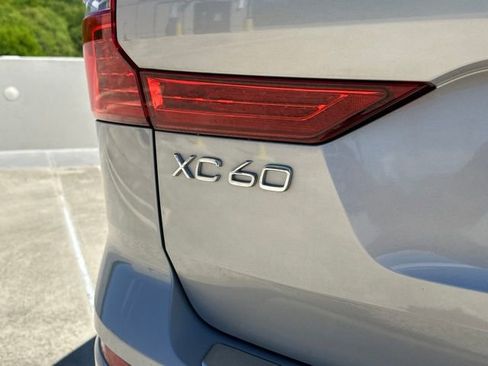Certified 2023 Volvo XC60 B5 Core AWD/4WD image 36