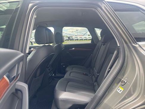 Used 2023 Audi Q5 2.0T Premium w/ Convenience Package AWD/4WD image 18